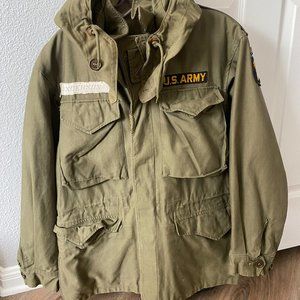 Mens 34R Authentic US Army Airborne Jacket w/ Patches